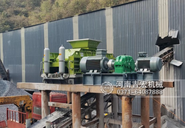 褐煤雙齒輥破碎機(jī) vs 錘式破碎機(jī)：破碎效率、能耗與維護(hù)成本對比！