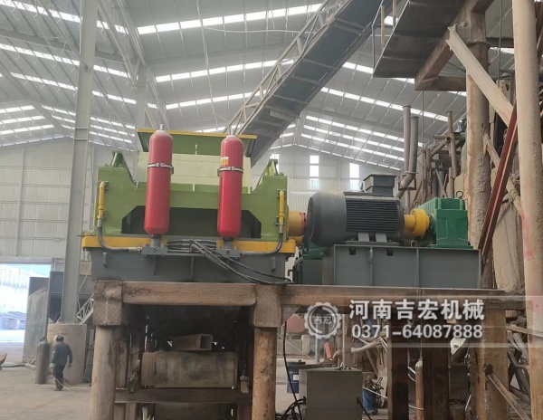 粒度精準(zhǔn)控制：金尾礦對輥破碎機(jī)如何實(shí)現(xiàn)高效回收的“關(guān)鍵一步”！